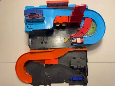 Hot Wheels Car Wash & Service Station Center Playset DMW90 2015 Mattel Sto-N-Go - Image 1 of 4