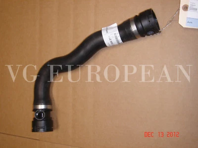 Manguera de refrigeración inferior del radiador original BMW E60 E63 E64 E65 E66 NUEVA 545i 645ci 745li Foto 1 de 3