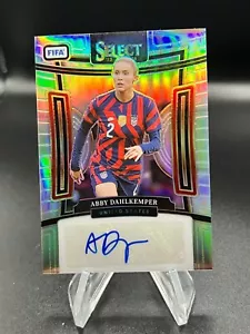 2023-24 Panini Seleziona Firme FIFA Abby Dahlkemper #S-AD Auto - Foto 1 di 2
