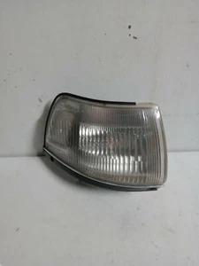 TOYOTA CAMRY SV21 1989-93 RIGHTHAND CORNER LAMP GENUINE COMPLETE AS NEW COND - Picture 1 of 2