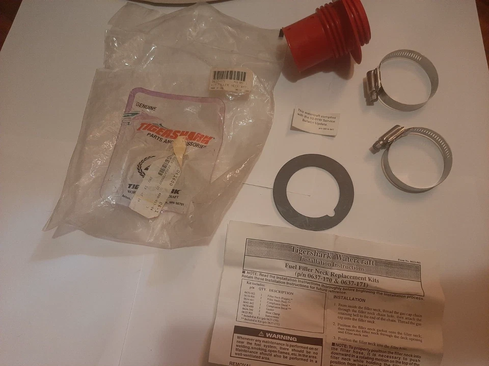 Nuevo de Lote Antiguo Arctic Cat Tigershark Repuesto de Cuello de Relleno de Combustible 0637-171 97-99 Foto 1 de 1