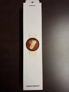 Samsung Galaxy Watch 7 40mm Cream WiFi/Bluetooth Model:SM-L300NZEAXAA NEW! - Picture 1 of 3