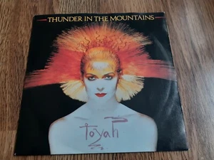 TOYAH - THUNDER IN THE MOUNTAINS 7" UK 1981 SAFARI EX - Imagen 1 de 5