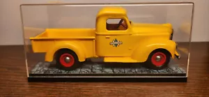 Product Miniature Co. 1949 INTERNAZIONALE Pick Up Truck Promo con custodia - Foto 1 di 8