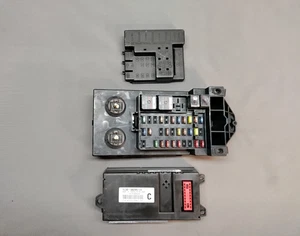 1999-2003 F150 F250 Fuse Box w/Gem Manual Shift on the Fly 4WD YL3T-14A067-BA - Foto 1 di 7