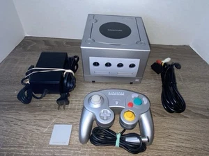 Consola Nintendo GameCube Platinum Silver DOL-101 con cables y mando PROBADA - Imagen 1 de 14