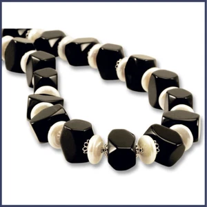 Collana in onice nero e perle pietre dure argento 925 made in italy via condotti - Foto 1 di 4