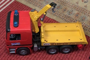 BRUDER Mercedes Day & Night Service Wrecker Tow Truck - Picture 1 of 6