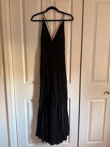 REFORMATION schwarzes Maxikleid Kleid Gr. S tiefer V-Ausschnitt zwei Frontschlitze - Bild 1 von 10