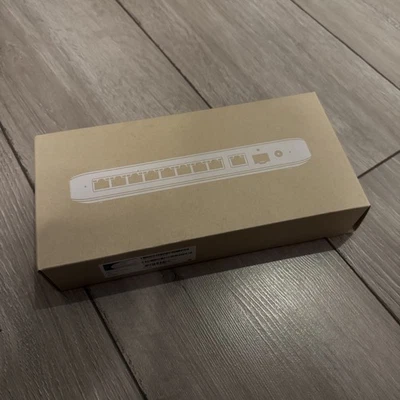 Ubiquiti UniFi Flex 2.5G PoE – 8-Port 2.5GbE PoE++ Switch with 10GbE RJ45/SFP+ - Image 1 of 4