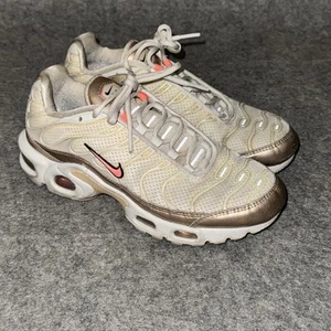 Nike Air Tn CJ9980-100 Max Plus Light Orewood Brown Shoes Women’s Size 6 - Picture 1 of 6