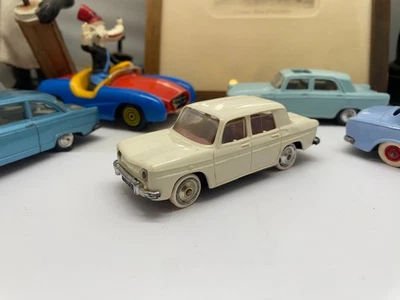 ANCIENNE NOREV PLASTIQUE RENAULT 8 N°68 ECH 1/43 EME - Photo 1/4