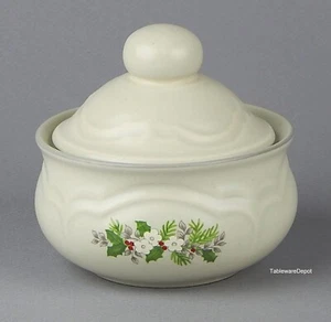 Pfaltzgraff CHRISTMAS HEIRLOOM, Sugar Bowl & Lid, SUPERB+ Condition! - Picture 1 of 4