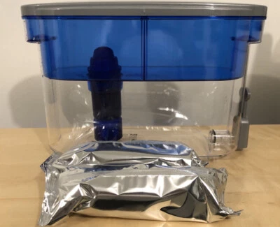 Pur Counter Top Water Pitcher CR-4000 11 Cup Plus 2 Filters - Image 1 of 4