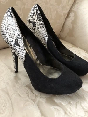 KK Kardashian Kollection Pump Stiletto Snake And Black Suede Size 10 - Image 1 of 4