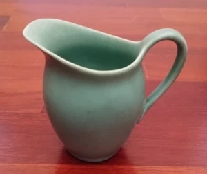 1930 ROOKWOOD Art Deco - Arts & Crafts Matte GREEN Pottery Ceramic Creamer - Picture 1 of 5