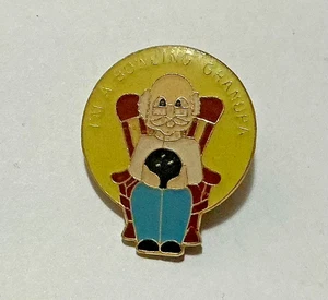 Prendedor/insignia de metal I'm a Bowling Grandpa para sombrero/solapa - Imagen 1 de 2