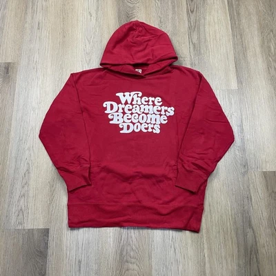Uniqlo UT Sudadera con Capucha Para Hombres XS Roja VERDY Donde los Soñadores Se Converten en Hacedores Gráfico Pullover Foto 1 de 4
