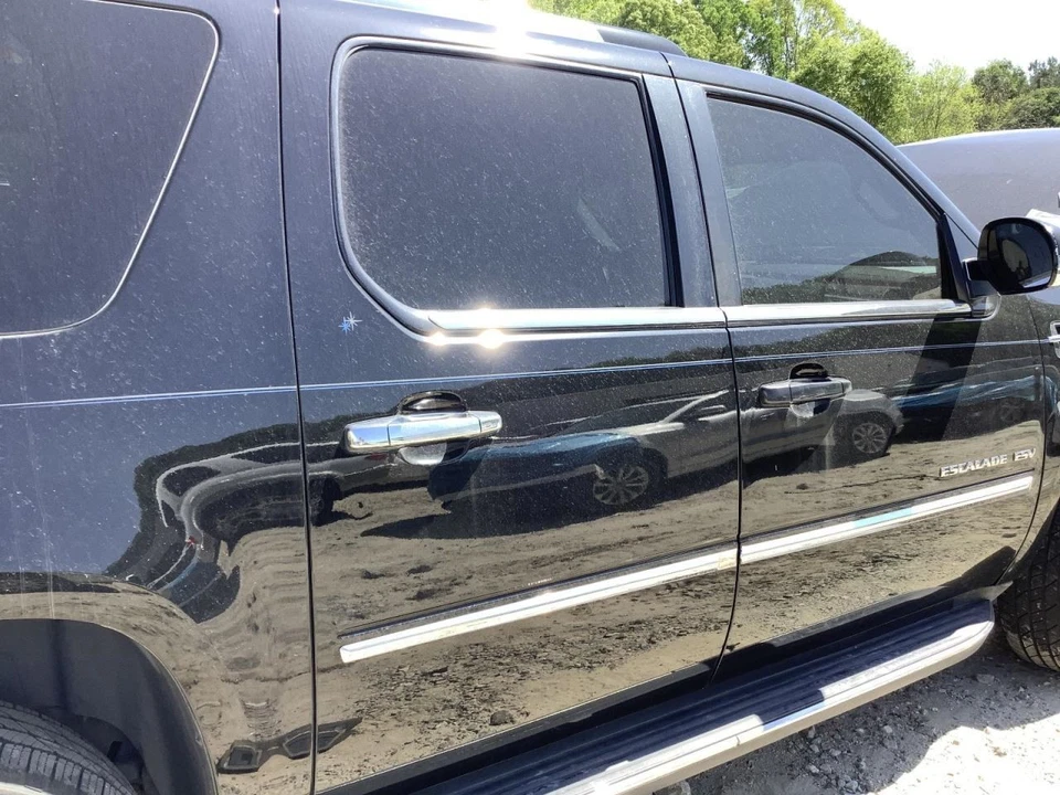 Passenger Right Rear Side Door Fits 07-14 ESCALADE ESV 4604452 — 第 1/1 张图片