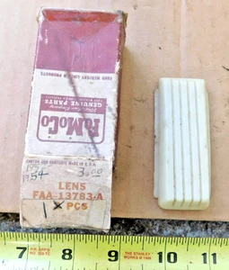 NOS LENTE DE LUZ DE PILAR INTERIOR PARA AUTOS FORD Y MERCURY 1952-53 1953 52 NUEVO OEM - Imagen 1 de 3