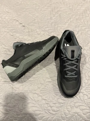 ZAPATOS DE CICLISMO SIDI ATOMUS GTX - ARENA GRIS OSCURO - TODO TERRENO Foto 1 de 4