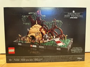 LEGO Star Wars Dagobah Jedi Training Diorama Set 75330, NUOVO, SIGILLATO - Foto 1 di 3