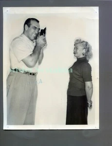 Vintage Photo 1950 Primo Carnera Italian Boxer Wrestler with camera rare candid - Picture 1 of 1