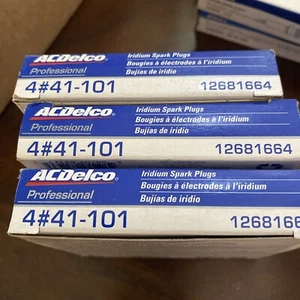 Genuine GM ACDelco Iridium Spark Plug 12681656 (41-121) New Open Package - Picture 1 of 1