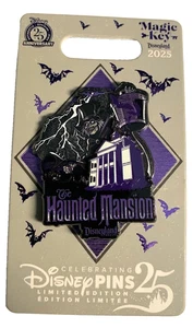 Disneyland 2025 Haunted Mansion Hatbox Ghost Disney chiave magica spilla LE - Foto 1 di 1