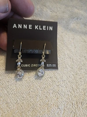 Pendientes lágrima circonita cúbica anne klein Foto 1 de 3