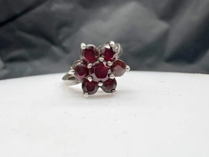 VINTAGE SOLID SILVER RUBY RED GARNET GLASS CLUSTER FLOWER LADIES RING SIZE N - Picture 1 of 7