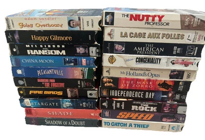 Lot of 20 VHS Tapes Comedy / Classics Popular Titles / Action / Thriller / Drama Foto 1 de 3