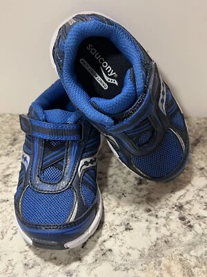 Paseo para bebé Saucony para niños ~ niño pequeño talla 6M Foto 1 de 4