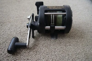 SHIMANO TRITON 100-G SCHLEPPROLLE MADE IN JAPAN GEBRAUCHT MEER BOOT ANGELAUSRÜSTUNG - Bild 1 von 5