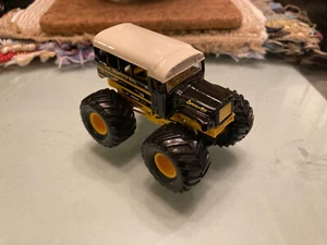 Hot Wheels 2002 Monster Jam The Monster Bus 1/64 Diecast MOC BX60 - Picture 1 of 2