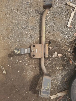 Genuine Rear Tow Ball Toyota Camry 1998 - image 1 of 3