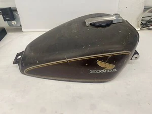 1984 HONDA NIGHTHAWK 650 GAS FUEL TANK COVER HOLDER - Picture 1 of 8