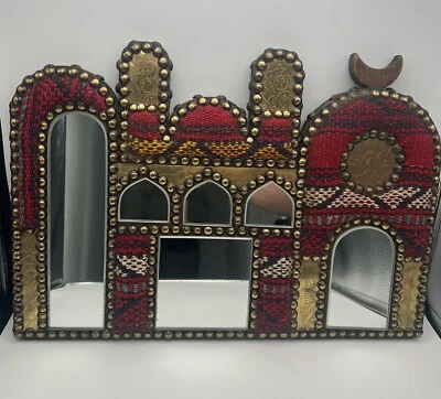 Tapete egípcio Kilim espelho cores vibrantes com metal esculpido vermelho e dourado - Imagem 1 de 4