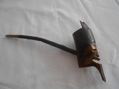 ANCIENNE PIPE GROTESQUE EN BOIS SCULTE - Photo 1/4