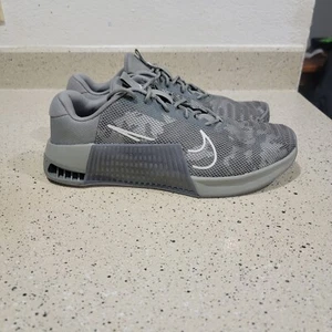Nike Metcon 9 AMP Estuco Oscuro Camuflaje Zapato de Entrenamiento DZ2616-008 Para hombres Talla 10.5 - Imagen 1 de 7
