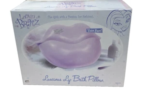 Bratz Fashion Badekissen Schaumstoff/Schwamm Material 2004 lila ausgestellte Lippen - Bild 1 von 4
