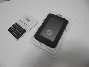 Disco rigido esterno portatile robusto Thunderbolt SanDisk Professional 2 TB USB 3.2 - Foto 1 di 8