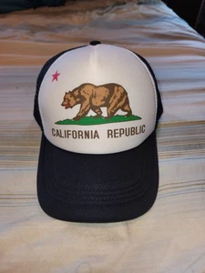 California Republic Cal Flagge blau & weiß Trucker Cap Mütze Cali Bär - Bild 1 von 15