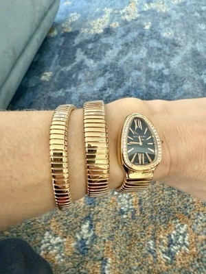 Nuevo reloj Bulgari serpiente oro rosa con bisel de diamantes... la venta minorista actual es de $47,000 Foto 1 de 4