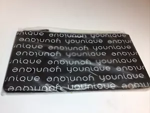 Younique borsa trucco duetto bianco nero frizione nuova - Foto 1 di 2