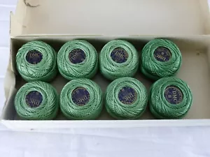 DMC boite 8 pelotes de 10 grammes COTON PERLE 8 N° 368 vert ,art 116 - Imagen 1 de 3