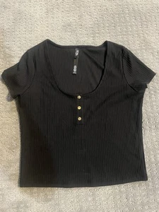 New Victoria’s Secret Sport Black Summer Top Large - Picture 1 of 2