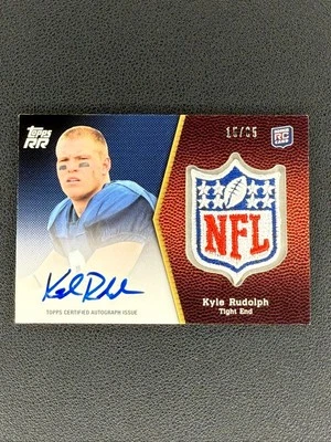 Parche escudo NFL Topps Rising Rookies 2011 - Kyle Rudolph - automático/65 RC Vikings Foto 1 de 3