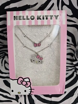 Pingente Hello Kitty Girls cristal transparente em camadas Hello Kitty com arco, 18"" - Imagem 1 de 4