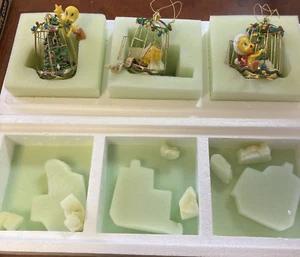 ¡NUEVO! Adornos de pájaro tweety ""Home For The Holidays"" de Bradford Editions - estreno - Imagen 1 de 6